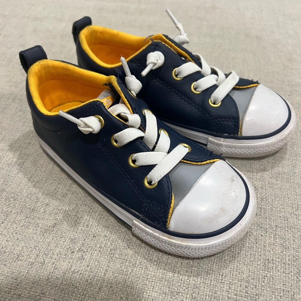 Converse CHUCK TAYLOR ALL STAR STREET SLIP
SLIP-ON SNEAKER -